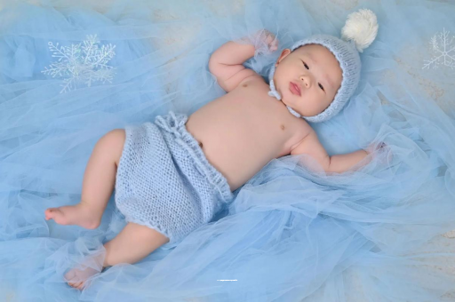 阳春宝宝眼睛肿是什么原因 阳春宝宝眼睛肿是什么原因